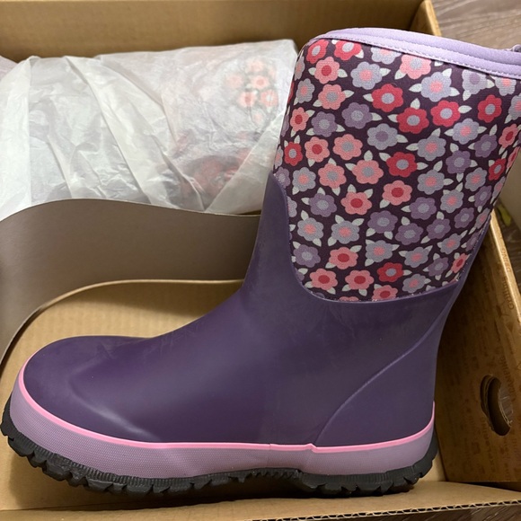 Kids BOGS winter boots - brand new - Picture 1 of 2
